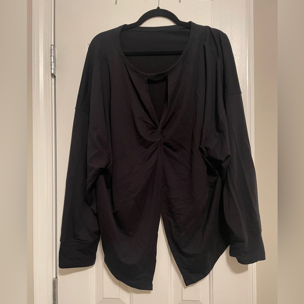 ADORABLE workout top, soft material, never worn before! Cute back design!